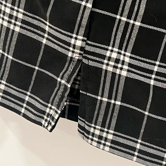 Mini black and white plaid skirt - Picture 2 of 4
